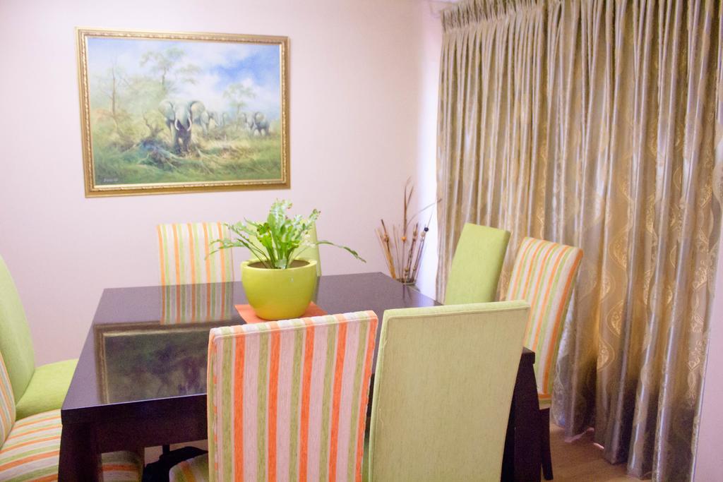 Khuvena Guesthouse Randburg ภายนอก รูปภาพ