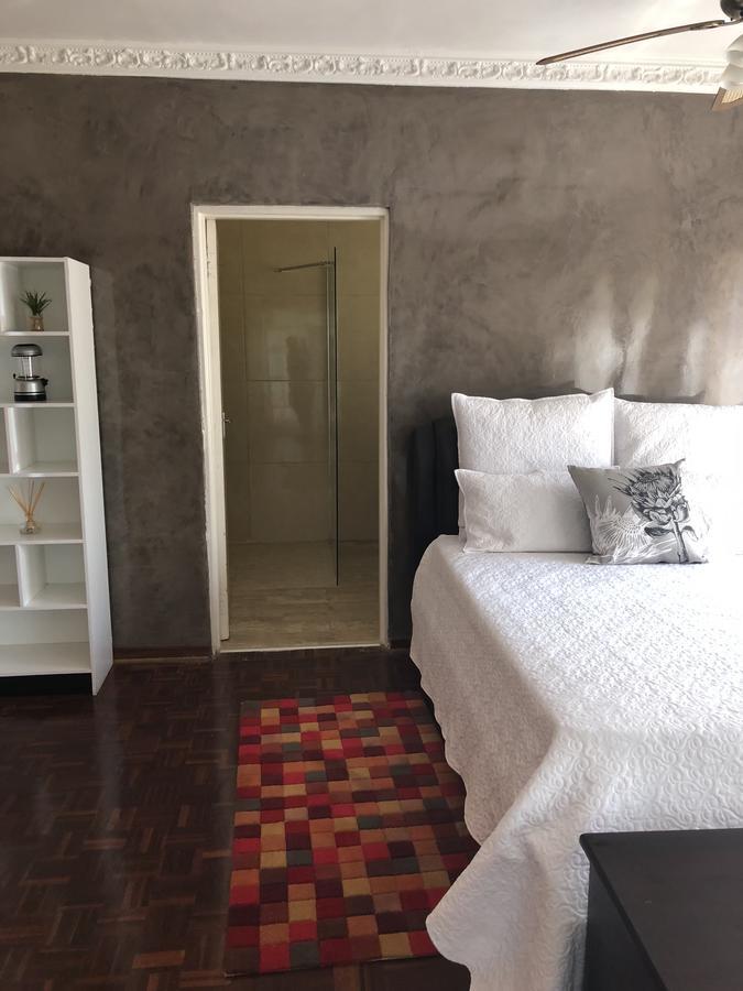 Khuvena Guesthouse Randburg ภายนอก รูปภาพ