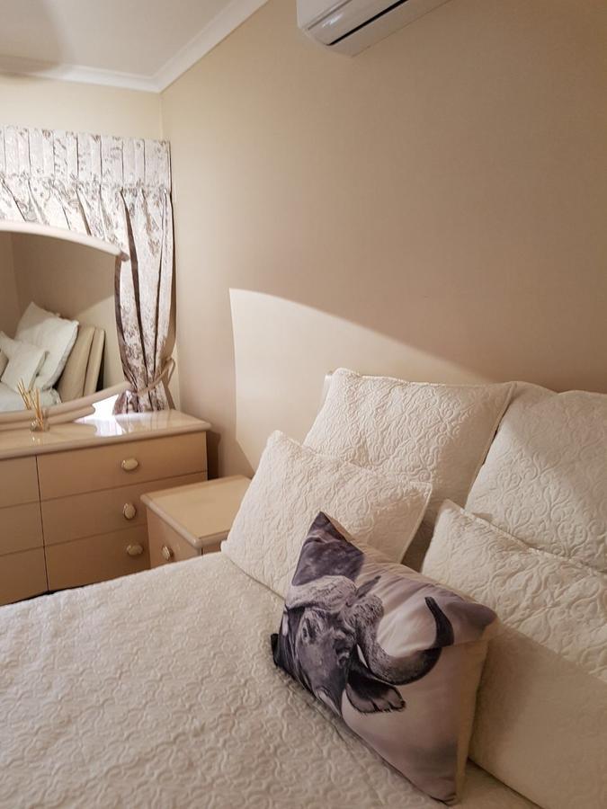 Khuvena Guesthouse Randburg ภายนอก รูปภาพ