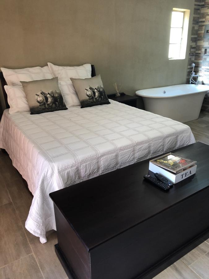 Khuvena Guesthouse Randburg ภายนอก รูปภาพ