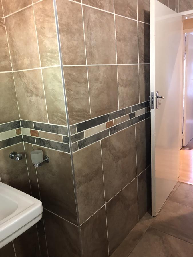 Khuvena Guesthouse Randburg ภายนอก รูปภาพ